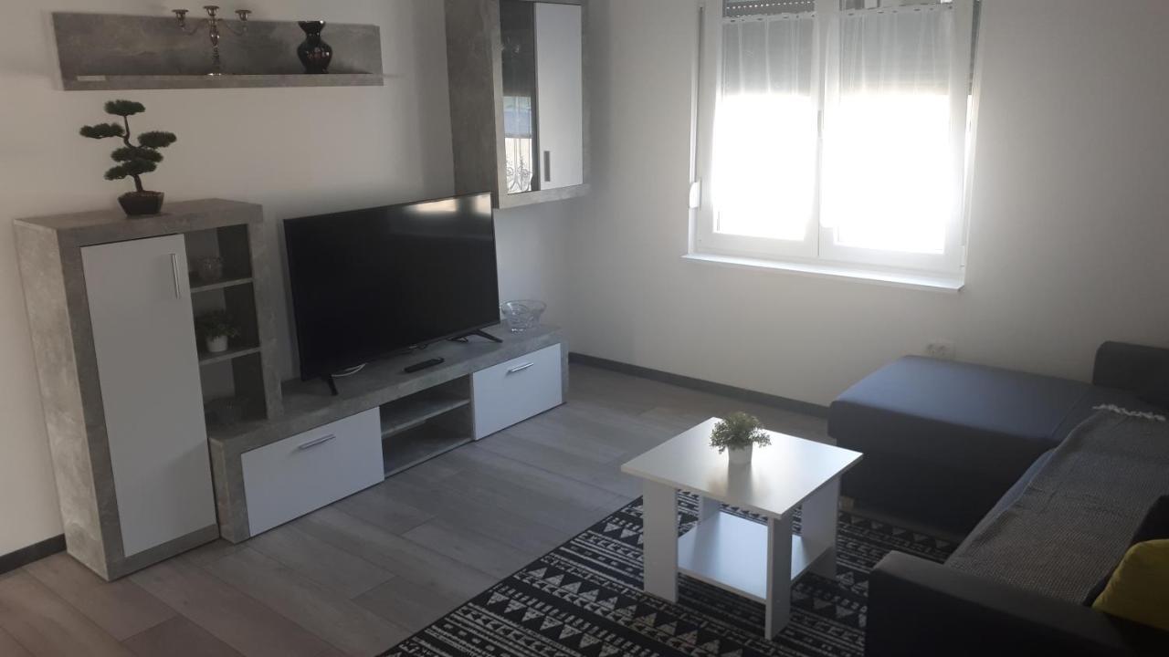 Apartments Kristina Цриквениця Екстер'єр фото