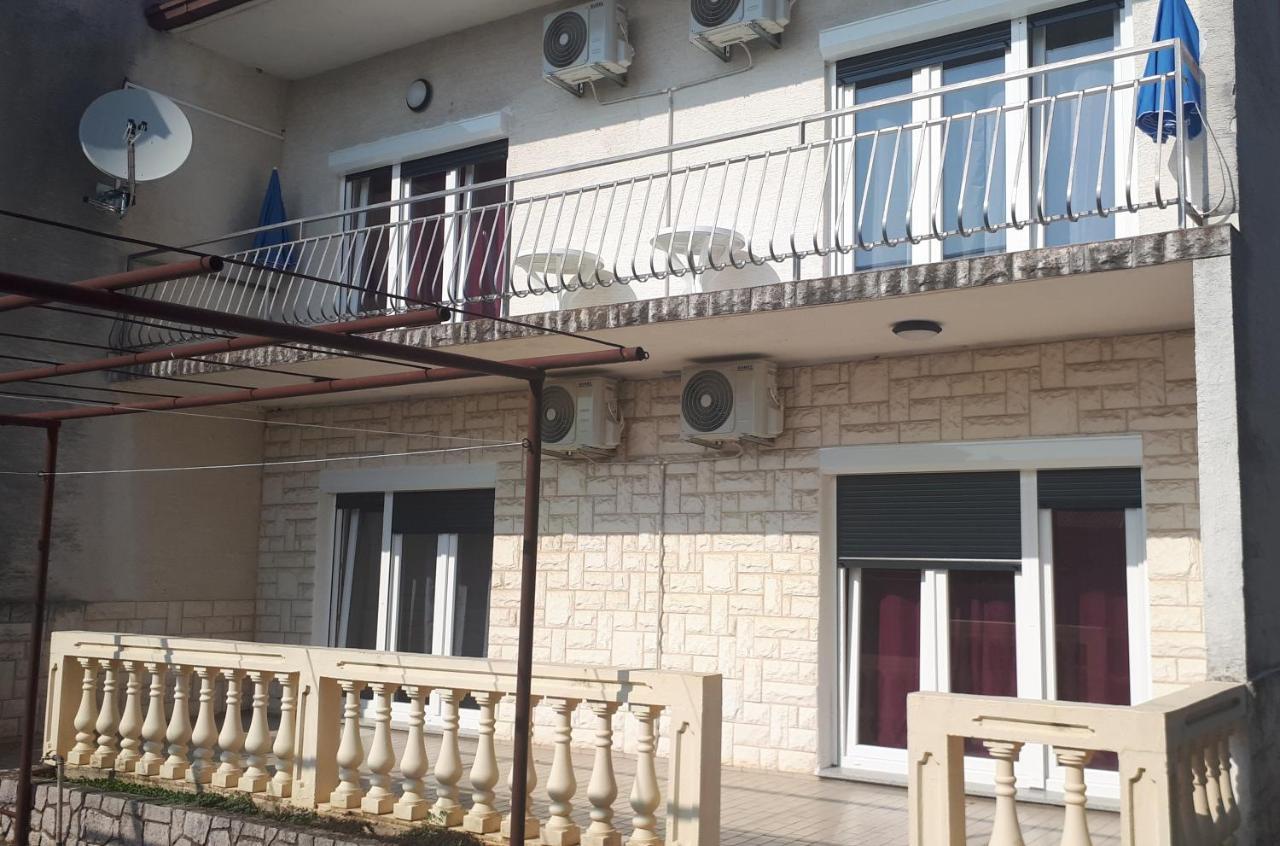Apartments Kristina Цриквениця Екстер'єр фото